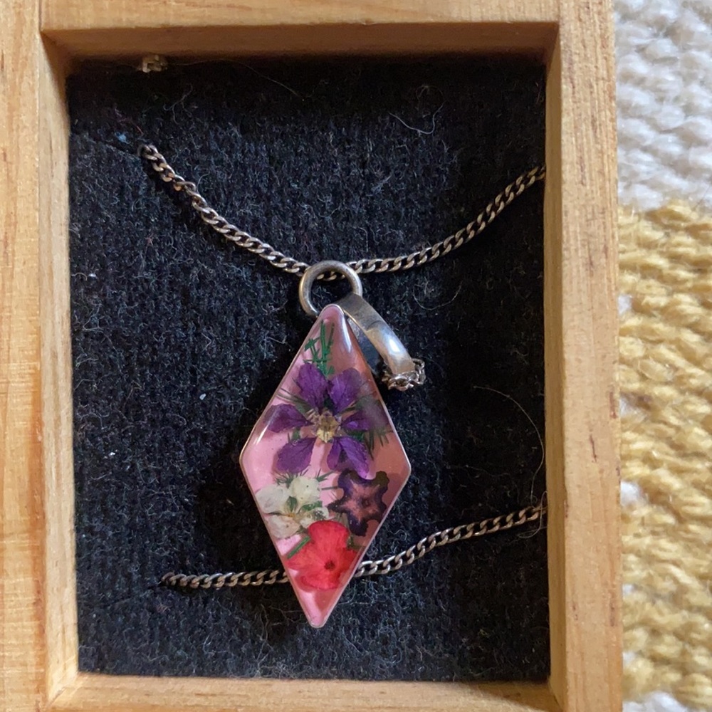 Beautiful Brand New Necklace